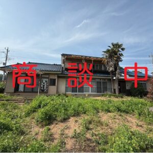 南アルプスを眺めながら畑作業ができる物件。間取りが広く大家族や商売にも。