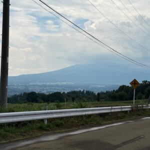 敷地の端から撮影。八ヶ岳の眺望