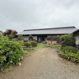 築100年の古民家。広い敷地+目の前に1887㎡の農地付き! 築100年の古民家。広い敷地+目の前に1887㎡の農地付き!