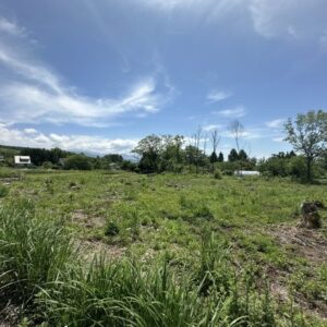 八ケ岳等の山並みが望める、ゆとりの472坪。理想の八ヶ岳ライフを形にする土地